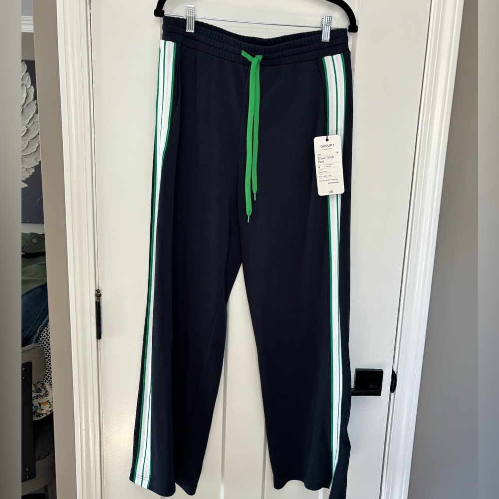 Cabi Trixie Track Pant  size medium - Spring 2026 New